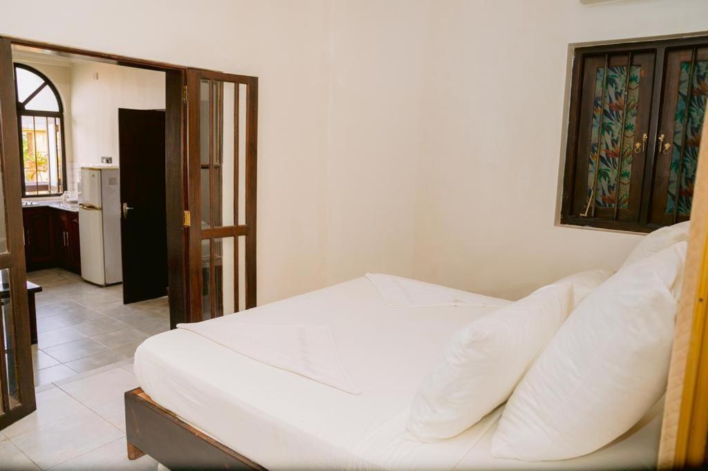 Romantic Garden Hotel Negombo Exterior photo